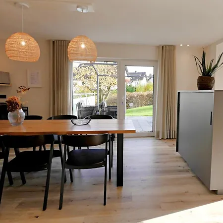 First-class Domizil Willingen-lodge Mit Eingezaeuntem Garten Und Spielplatz In Zentraler Top-lage! * Willingen (Upland)